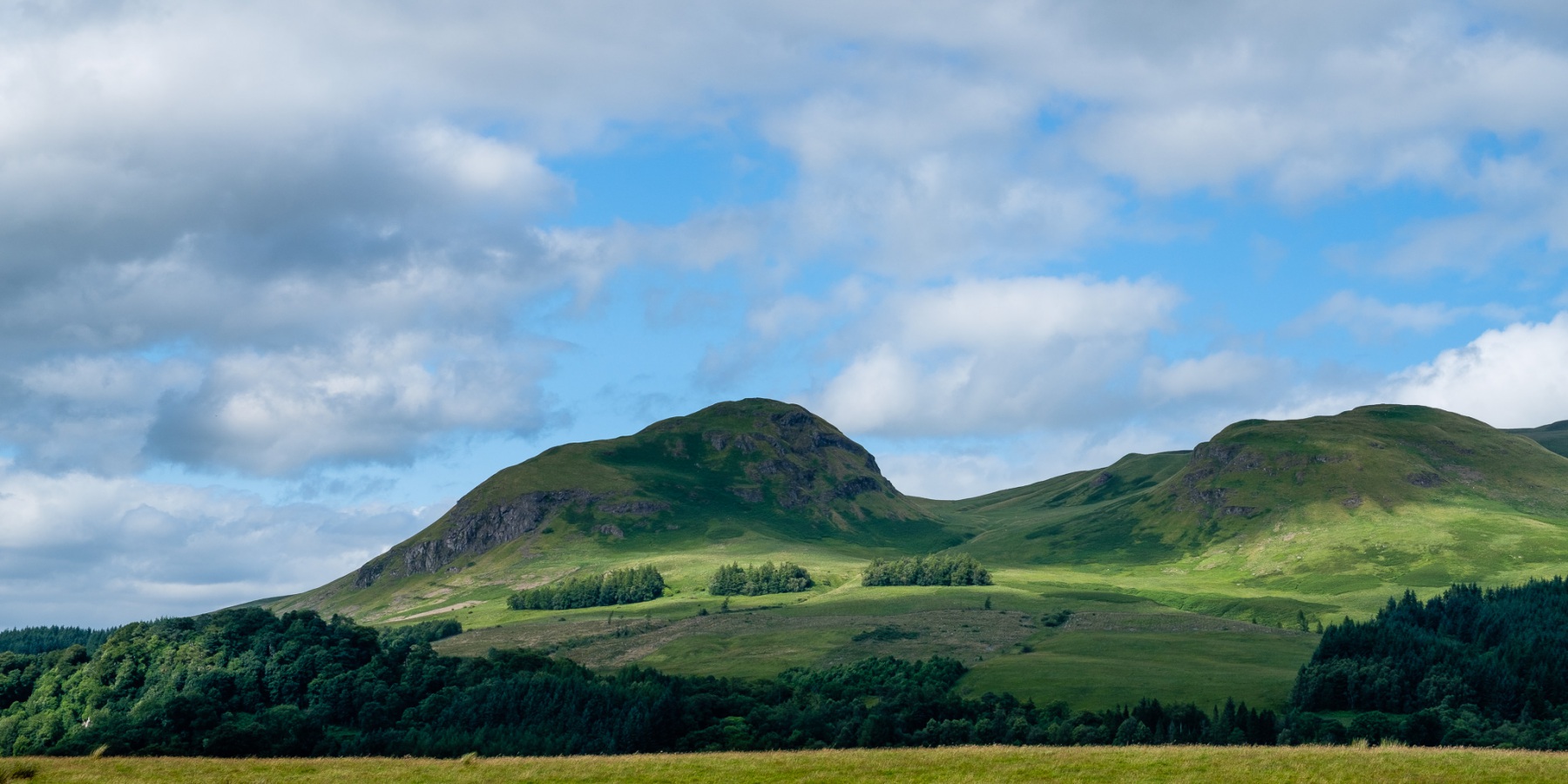 Sunshine and shadows over Dumgoyne